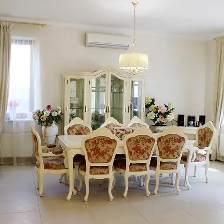 Вілла З 6 Спальнями Басейн Більярд Сауна Bbq Villa